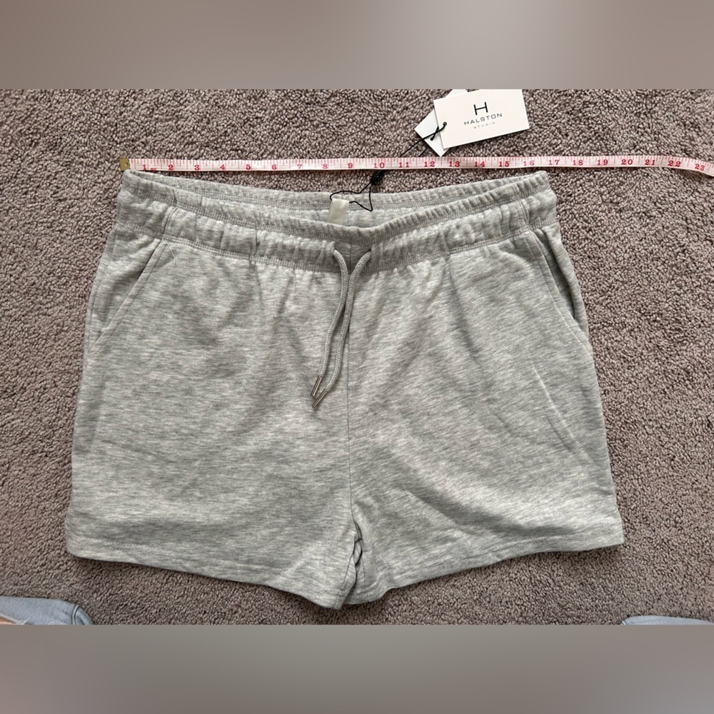 Halston Studio Plush Shorts NWT - Picture 3 of 7